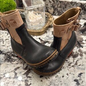 Sorel Women's Black and Tan Boots